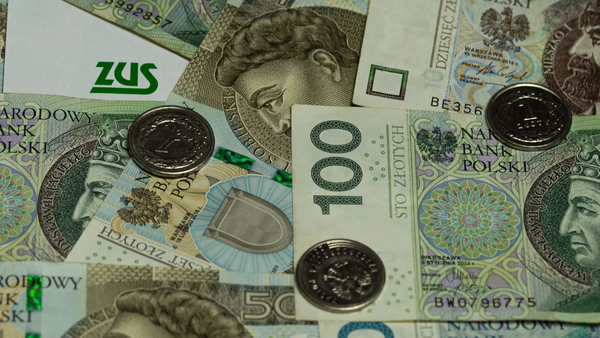 To już trwały trend w ZUS. Polacy coraz rzadziej zgłaszają się po te pieniądze