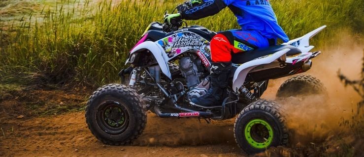 18-latek uszkodził sobie kręgosłup. Jechał bez kasku na quadzie - Zdjęcie główne