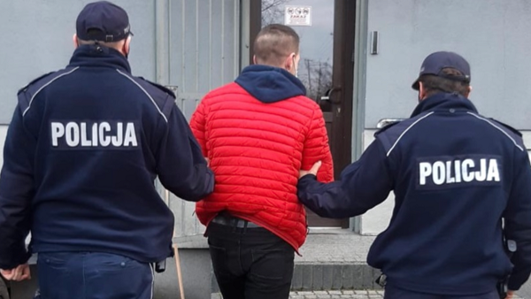 Policja zatrzymała dwóch mężczyzn, którzy włamywali się do domów w gminie Kórnik.