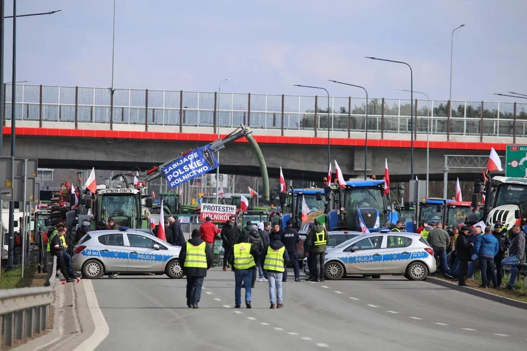 Strajk rolników sparaliżował Polskę. Zgadzasz się, że protestują w Twoim imieniu? - Zdjęcie główne