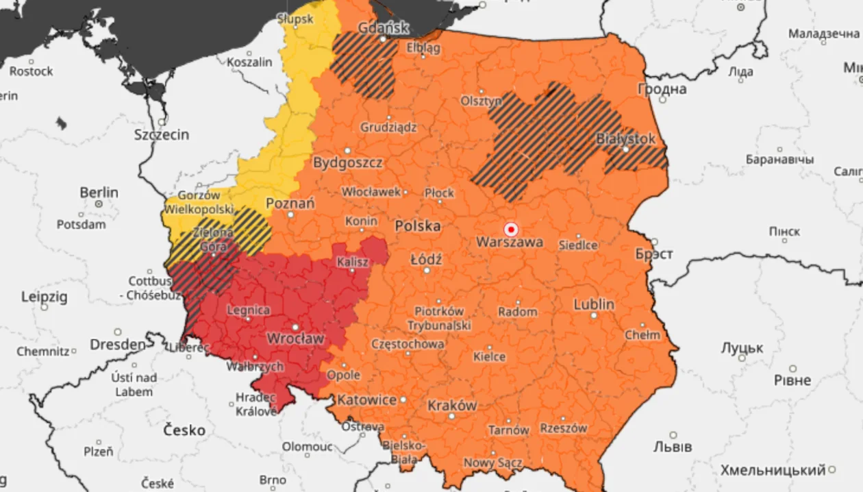 Najwyższe ostrzeżenie pogodowe dla części Wielkopolski. W tych powiatach może być szczególnie niebezpiecznie - Zdjęcie główne