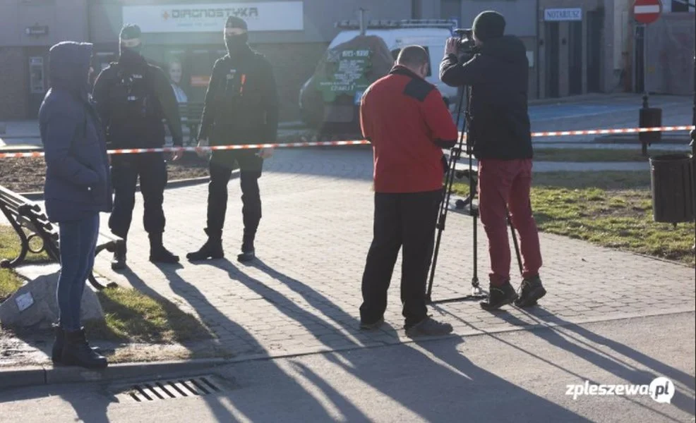 Brutalny mord. Dwie osoby zabite. Trzecia ranna. Policyjna obława w Pleszewie  