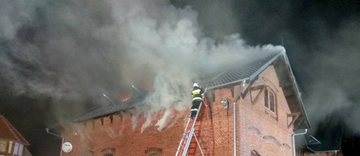 Pożar zabytkowego Folwarku w Wąsowie [ZDJĘCIA]  - Zdjęcie główne