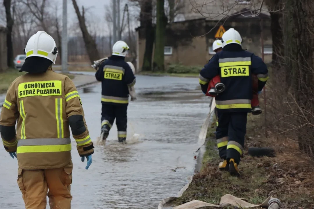 Czeka nas powódź? Poziom wody w rzekach i zbiornikach przekroczony w wielu miejscach - Zdjęcie główne