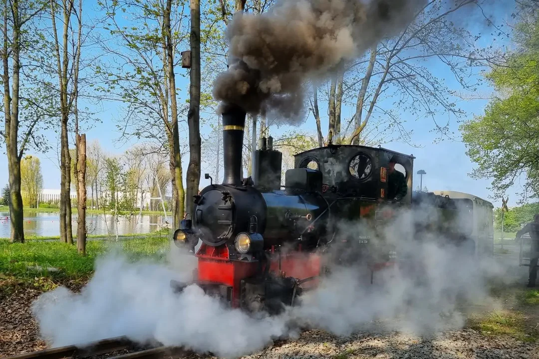 Podróż w Czasie Kolejką Maltanka. Na tory wyjedzie parowóz z 1925 roku - Zdjęcie główne