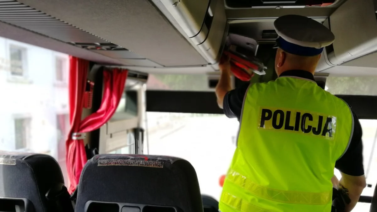 Zrób to, zanim dziecko wsiądzie do autokaru. Wystarczy numer rejestracyjny
