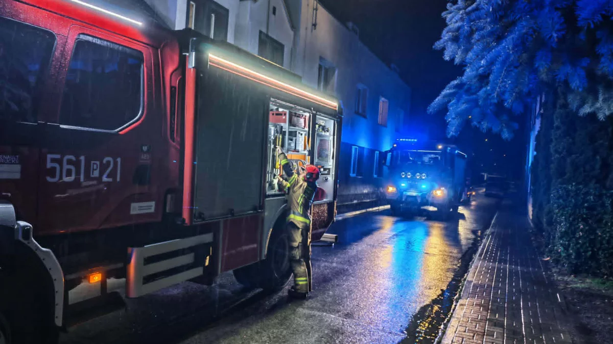 Strażacy walczyli z ogniem w domu pomocy społecznej. Ewakuowano blisko 70 osób