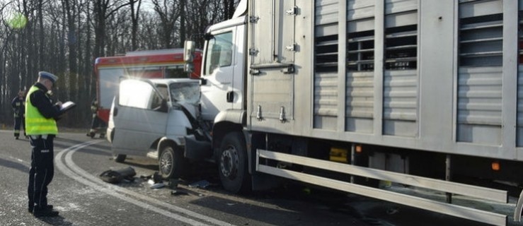 Wypadek na skrzyżowaniu drogi krajowej z trasą wojewódzką - Zdjęcie główne