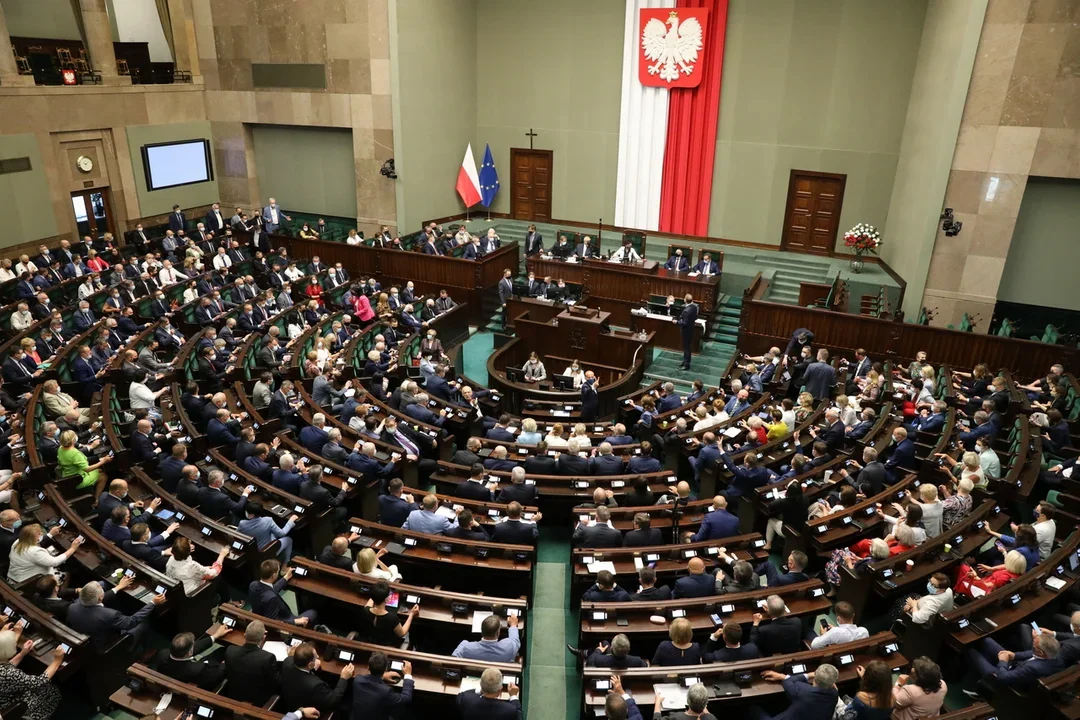 Wyniki wyborów: Opozycja ma większość w Sejmie. Jak stworzy teraz rząd? - Zdjęcie główne