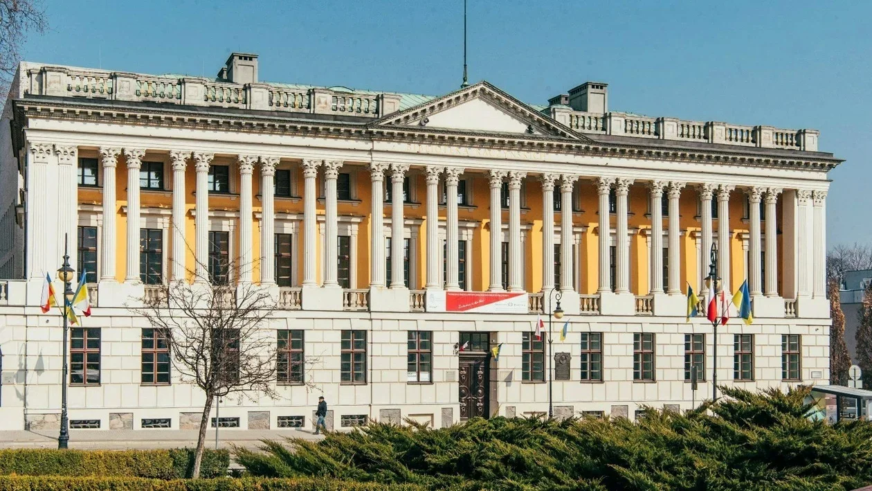 Lato pełne kulturalnych atrakcji w Bibliotece Raczyńskich. Spektakle, warsztaty i spotkania literackie - Zdjęcie główne