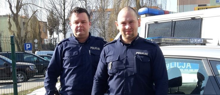 Policjanci pomogli uratować 3-miesięczne dziecko - Zdjęcie główne