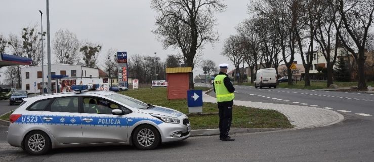 Kontrole na drogach. Policjanci szukają aut, które nadmiernie dymią  - Zdjęcie główne
