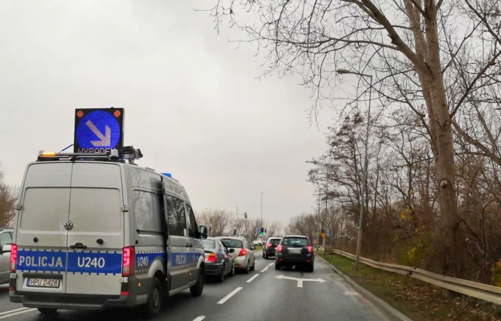 Wjechał w radiowóz. Policjantom zaproponował łapówkę - Zdjęcie główne