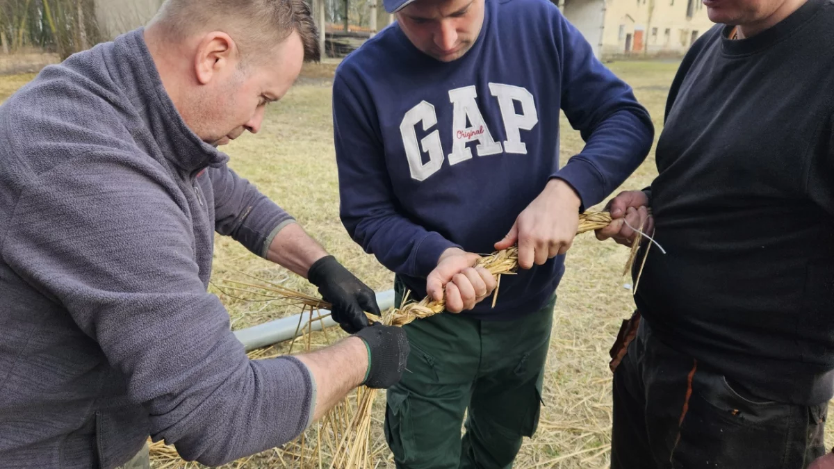 Ten wielkanocy zwyczaj zniknął z wielu miejscowości. Oni pielęgnują go od pokoleń
