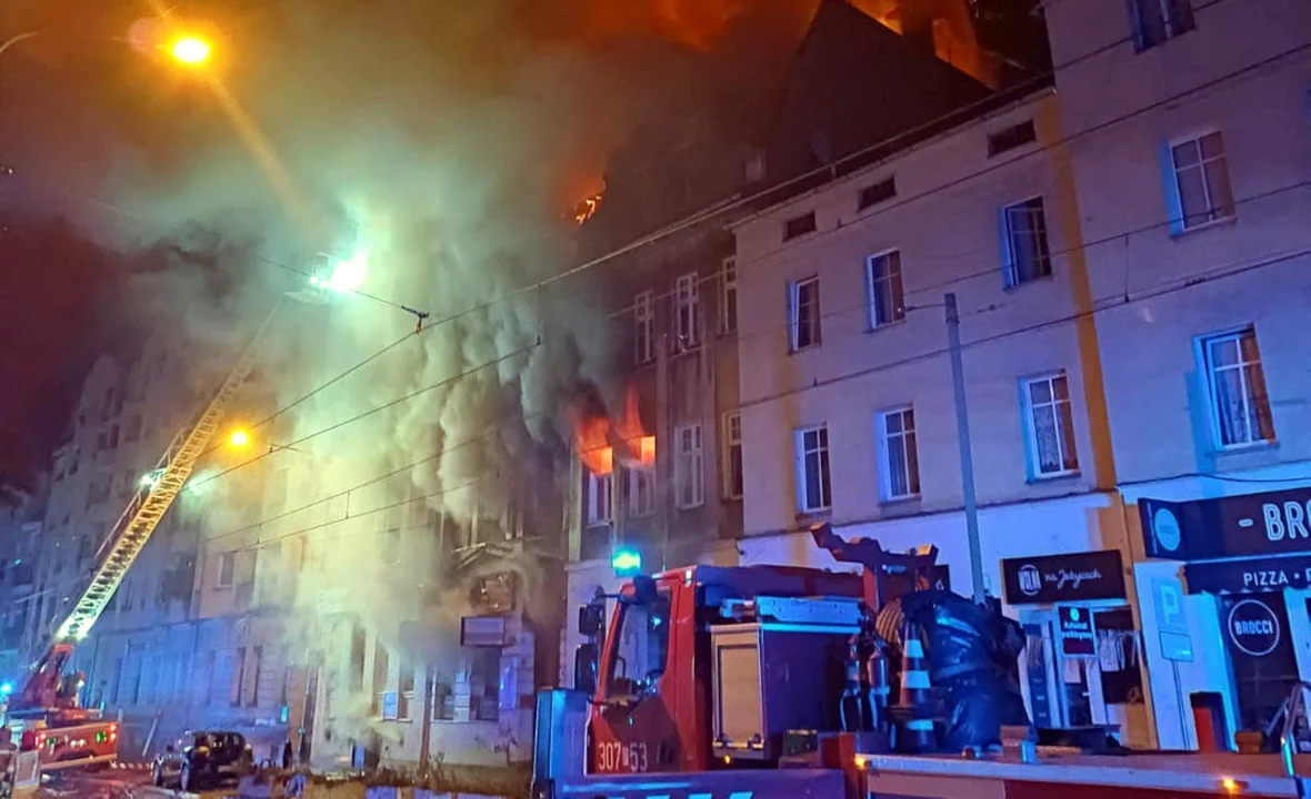 Tragiczny pożar w Poznaniu. Zawyją syreny w hołdzie dla poległych strażaków - Zdjęcie główne