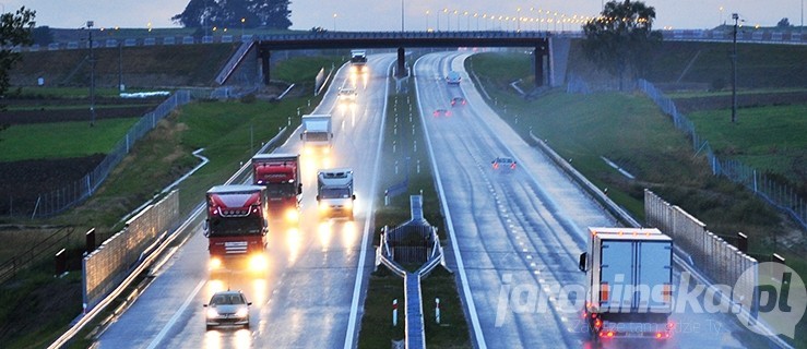 Na jedenastce wszystko stoi. Czekamy już pół godziny  - Zdjęcie główne