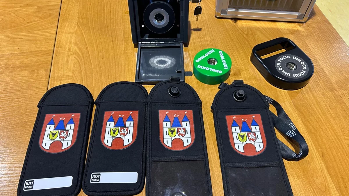 „Areszt” dla telefonów! Wielkopolska gmina wprowadza innowacyjne rozwiązanie