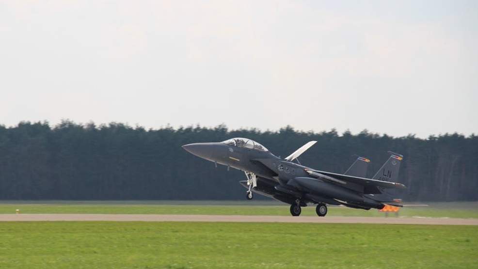Kilkadziesiąt samolotów F-15 i F-16 wylądowało w Polsce - Zdjęcie główne
