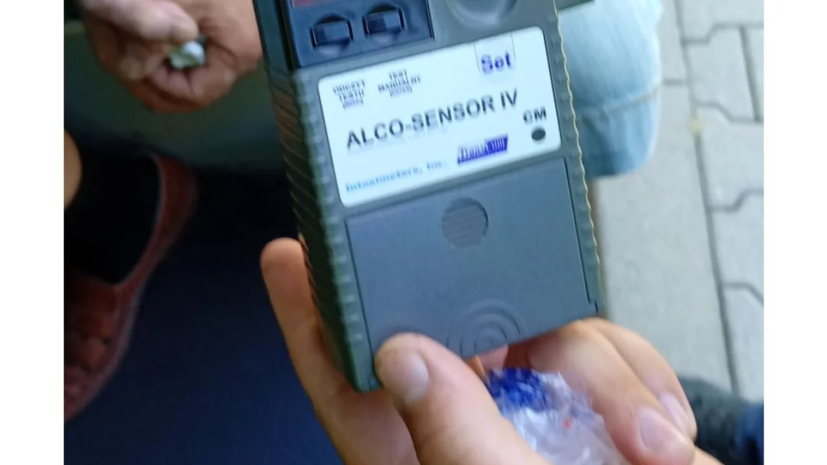 Jechał autostradą z niebezpiecznym ładunkiem. We krwi miał ponad promil alkoholu