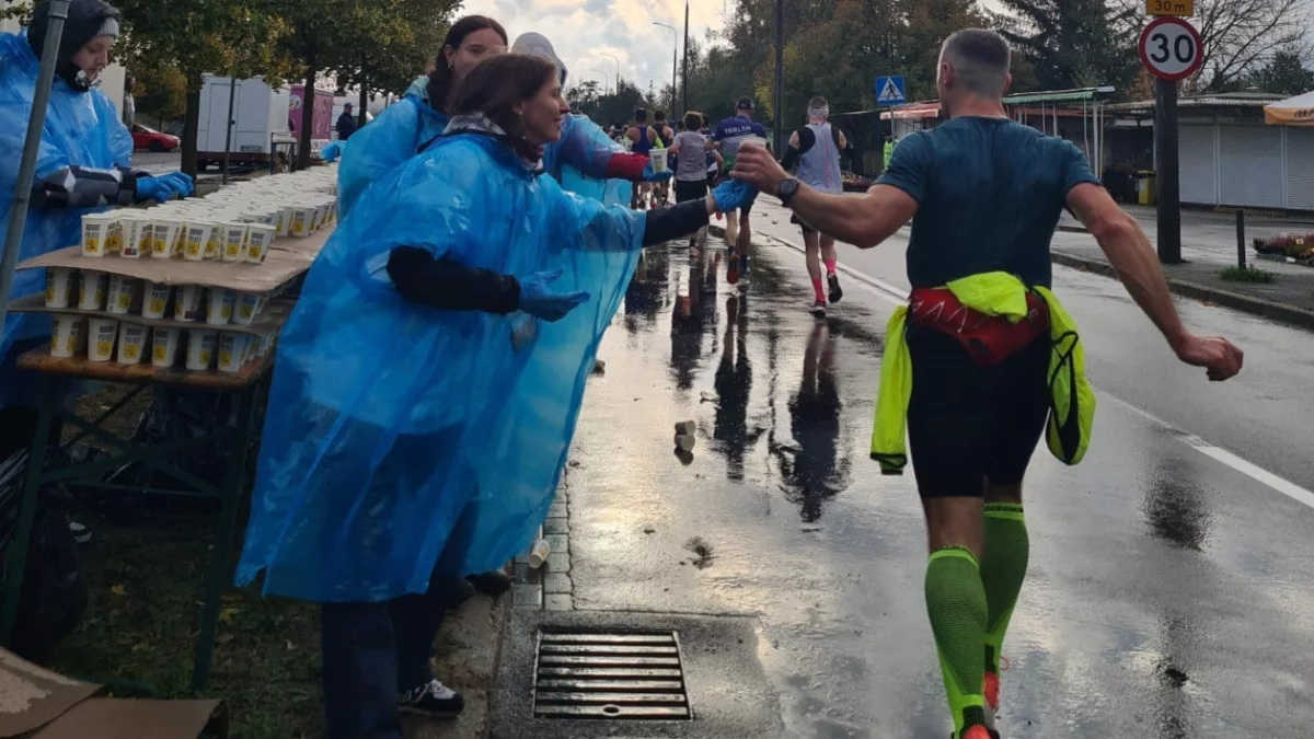 Ponad 4,6 tys. uczestników na trasie 23. Poznań Maratonu [ZDJĘCIA, AKTUALIZACJA] - Zdjęcie główne