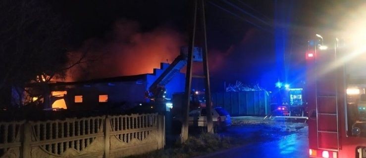 Ogromny pożar zakładu stolarskiego - Zdjęcie główne