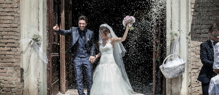 Czy zdjęcia ze ślubu i wesela są nasze czy fotografa? Co mówi prawo? - Zdjęcie główne