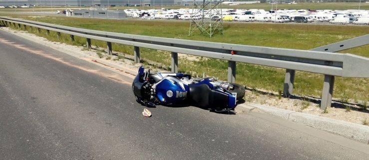 Nie żyje młody motocyklista. Uderzył w barierki  - Zdjęcie główne