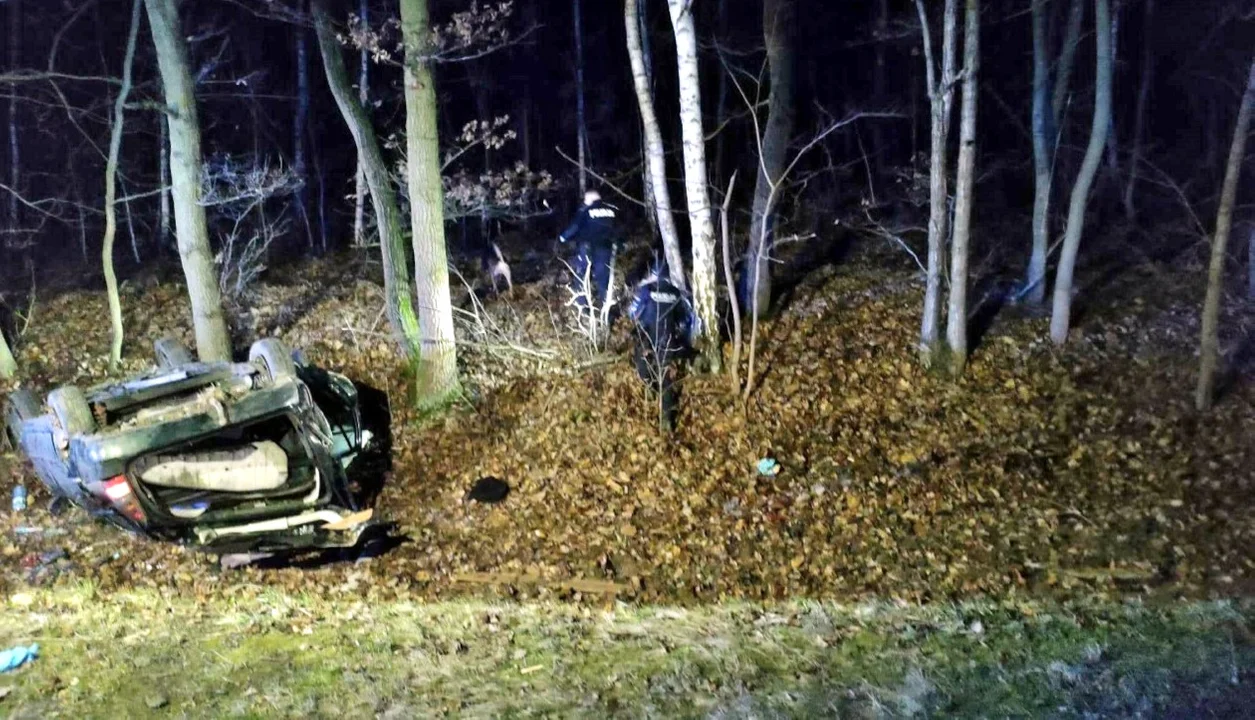 Tragiczny wypadek. Nie żyje 19-latek. Dwie osoby uciekły z miejsca zdarzenia - Zdjęcie główne