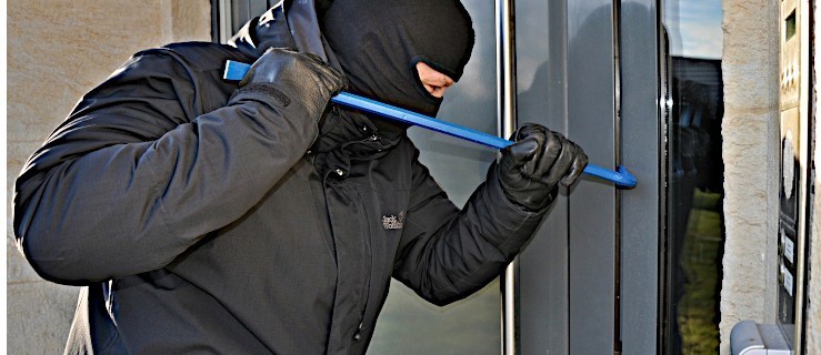 Do domów dostają się przez okna. Kradną biżuterię i sprzęt RTV - Zdjęcie główne