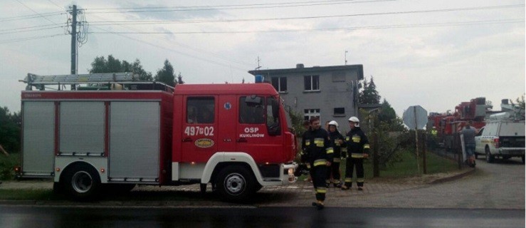 Piorun uderzył w budynek rodzinny. Wybuchł pożar - Zdjęcie główne